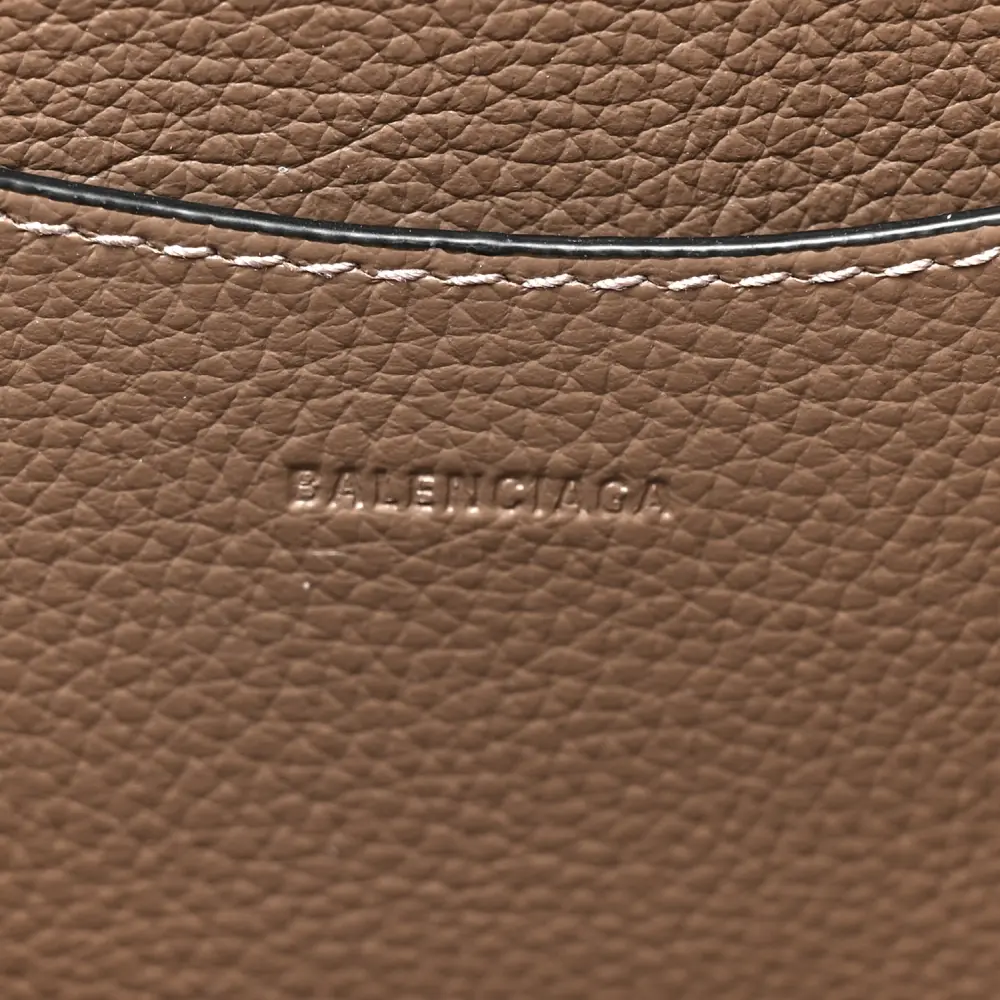 Superfake Handbags – Balenciaga Mink Grey Neo Classic City Replica - Image 2