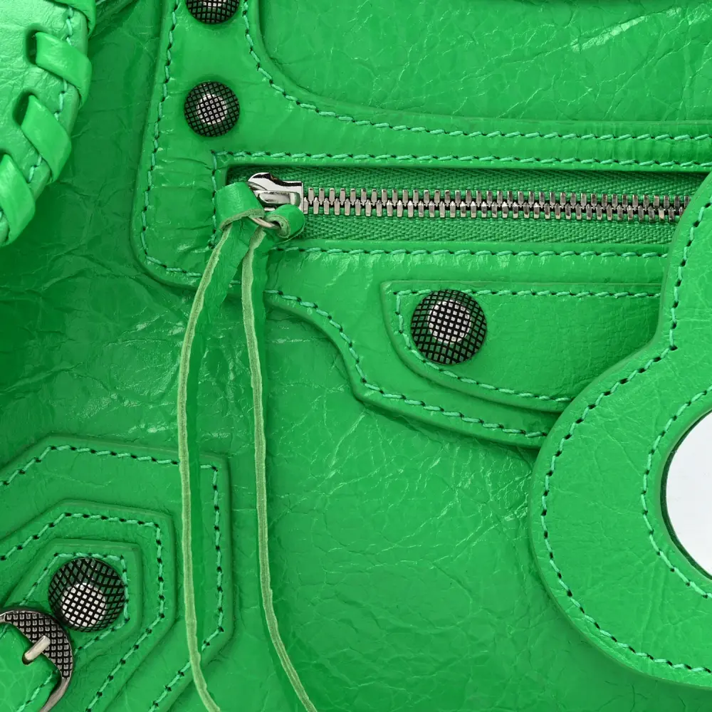 Balenciaga Vivid Green Agneau Arena Leather Small Neo Cagole City Handbag Black Hardware Superfake - Image 9