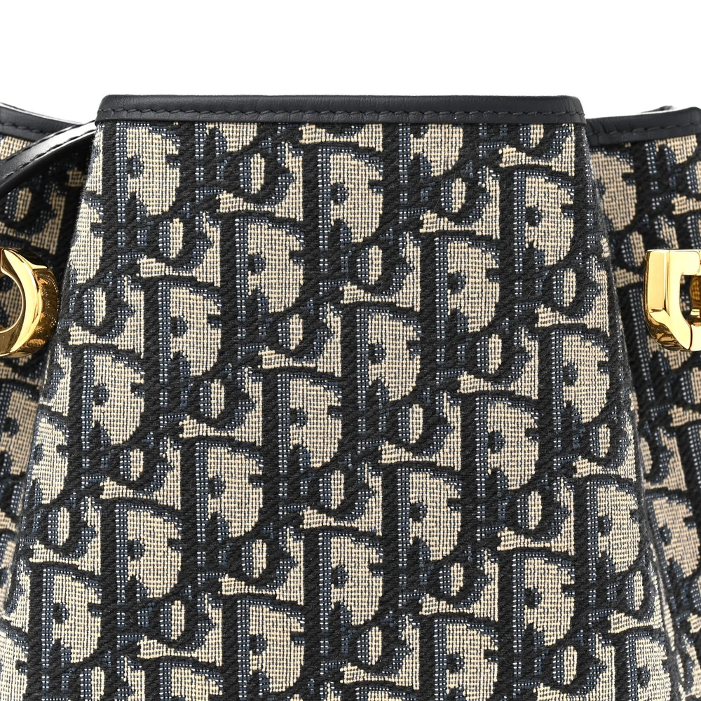 Mirror Quality Replica Dior C'est Dior Bucket Bag You’ll Love - Image 8