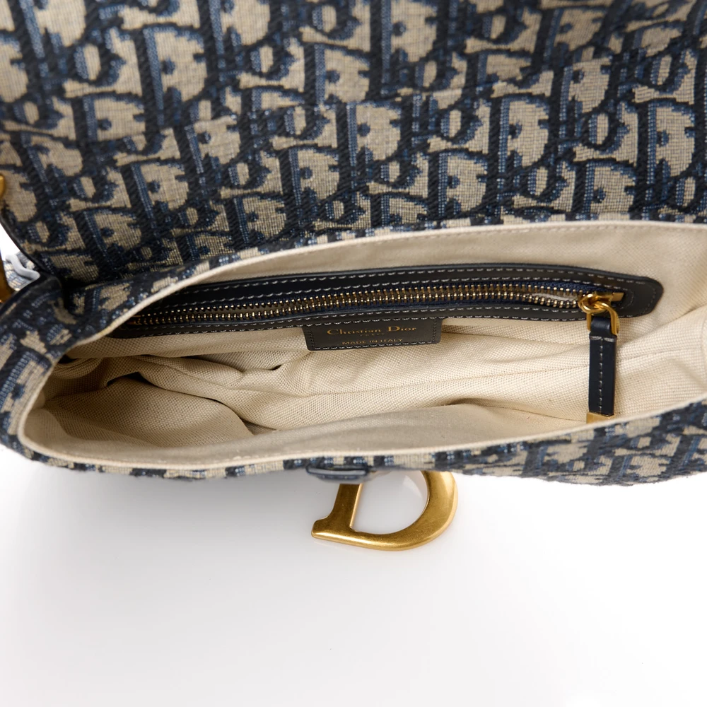 Brass Hardware & Premium Canvas – A Dior Replica You’ll Love - Image 7