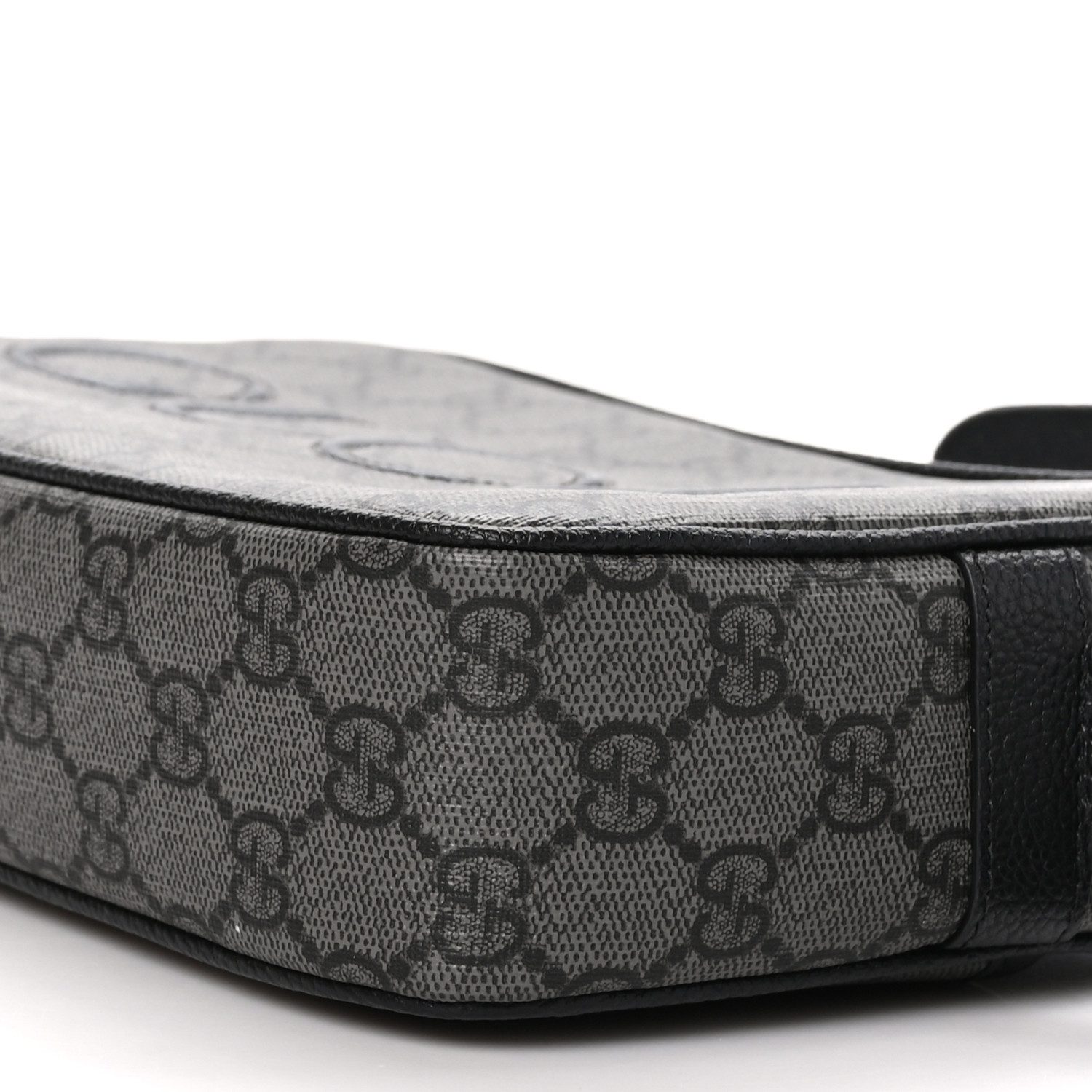 Buy a Gucci GG Supreme Superfake Handbag You'll Love - Image 4