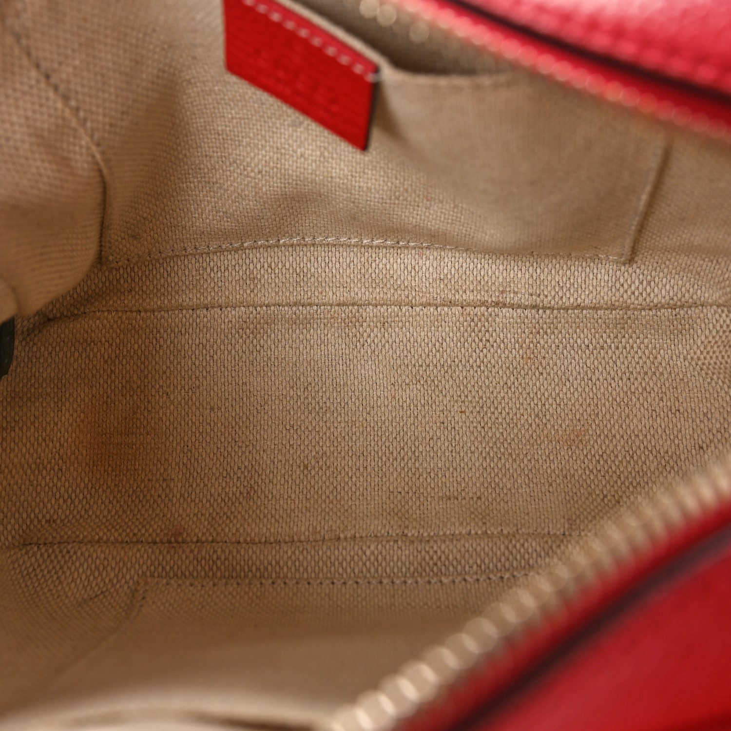 Gucci Replica Handbag in Tabasco Red Pebbled Leather - Mirror Quality - Image 7