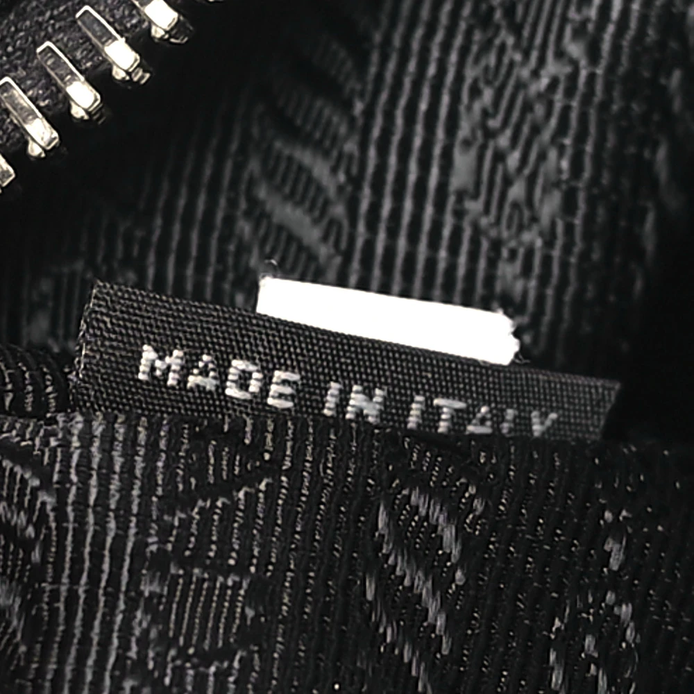 Mirror Quality Prada Nylon Saffiano Re-Edition 2006 Replica Bag - Image 9