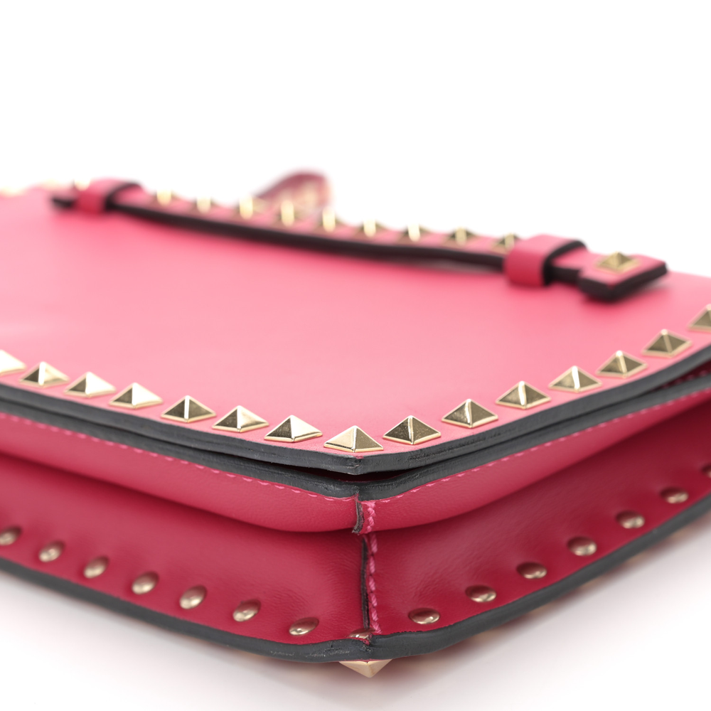 Valentino Garavani Fuxia Nappa Leather Small Rockstud Wristlet Clutch Gold Hardware Replicas - Image 5